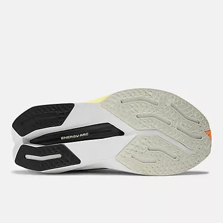 New Balance - Women's FuelCell SuperComp Trainer v3